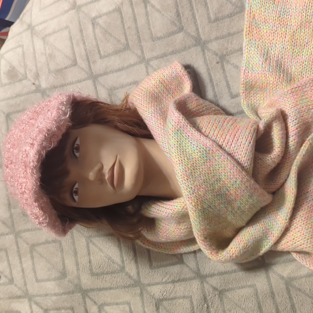 hand-knit chunky‎ pastel newsboy hat and scarf set